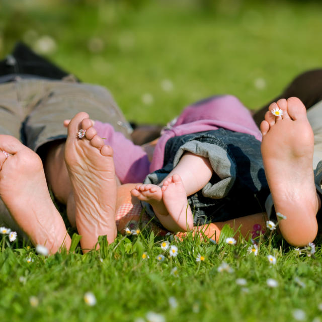 dtente-pieds-herbe-t-fotolia.jpg