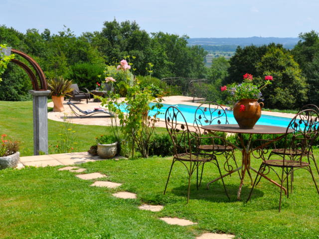 au-castelbosc-piscine.jpg