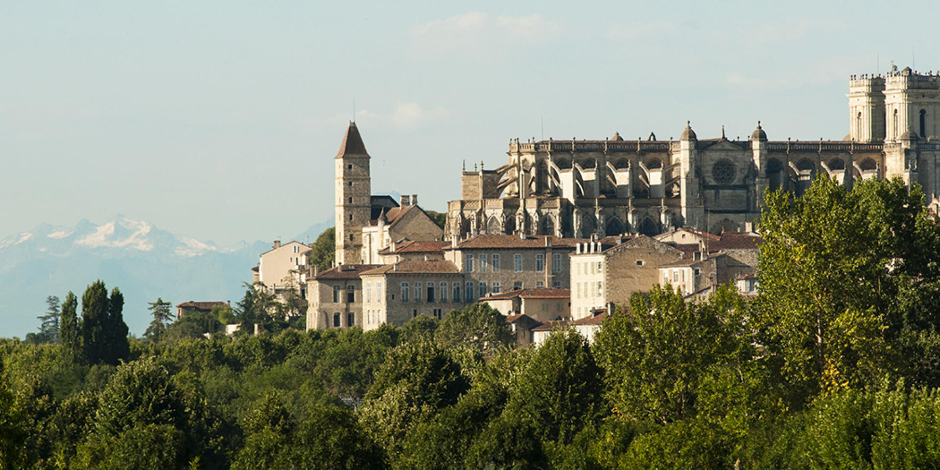 Auch, coeur battant de la Gascogne | Office de Tourisme Coeur Sud-Ouest ...