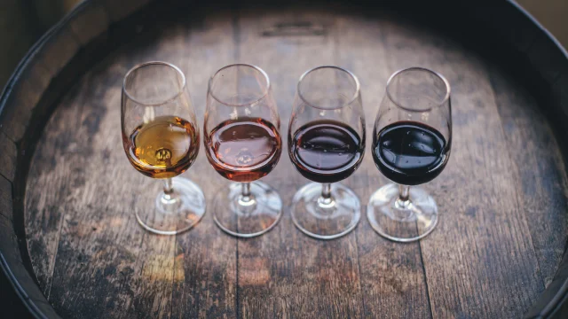 4 Verres 4 Couleurs © Maksym Kaharlytskyi On Unsplash