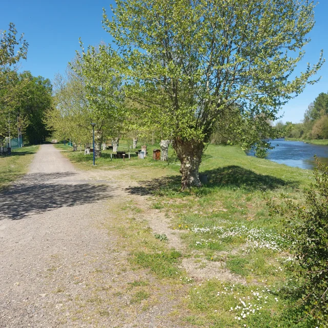 Sentier-de-lAdour-Labatut.jpg